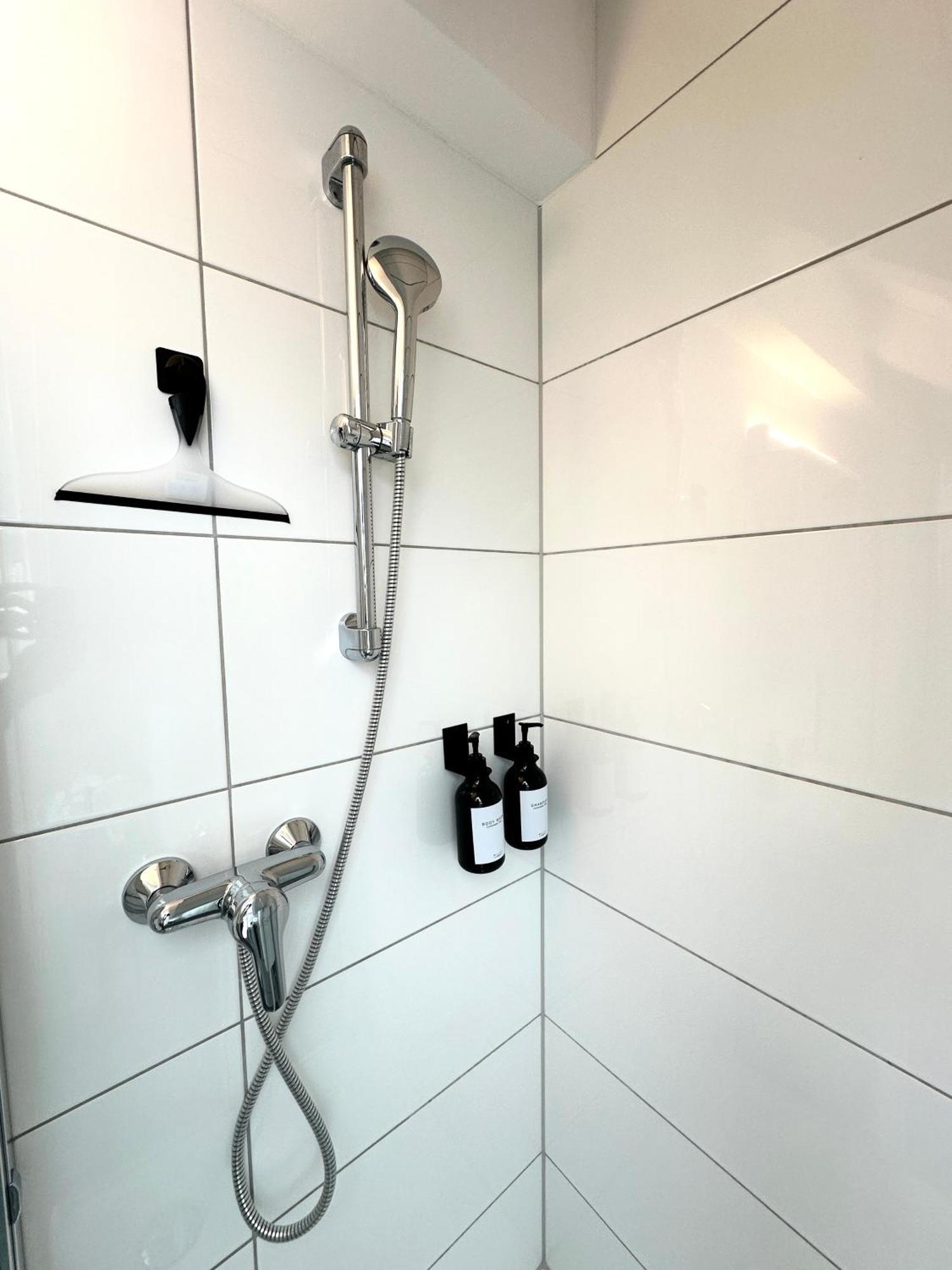 Zentrale Wohnung Mit Dachterasse Brégence Extérieur photo